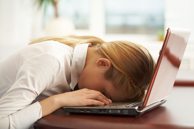 Chronic-Fatigue با دیدن این ۷ نشانه شغل خود را ترک کنید